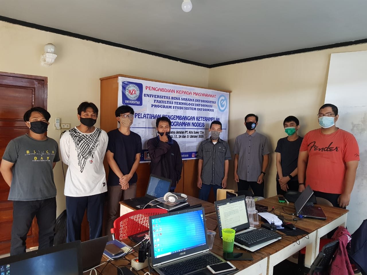 Dosen UBSI Pontianak Berikan Pelatihan Programming Pada Staf IT Muda