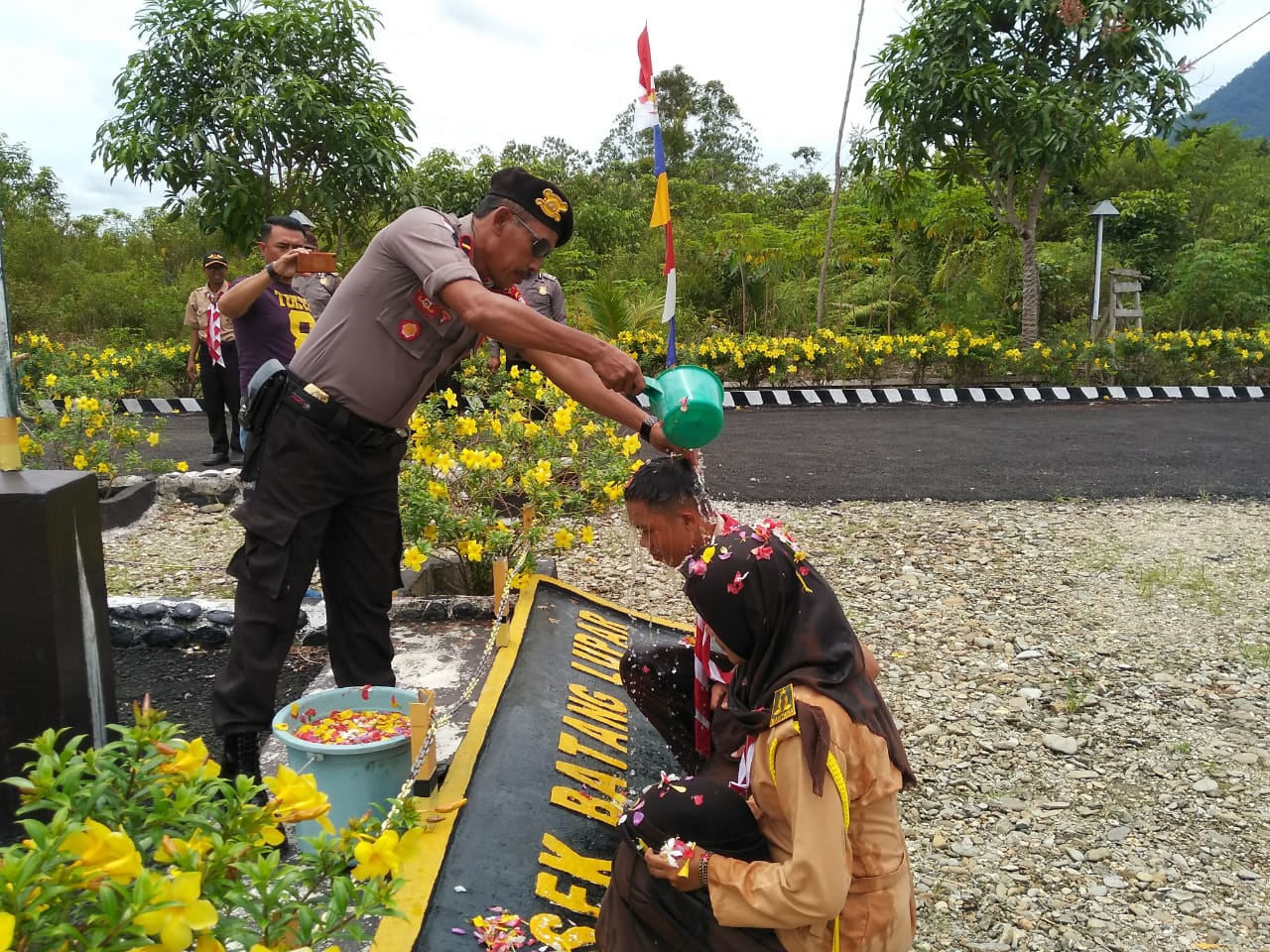 Kukuhkan Anggota Saka Bhayangkara, Ini Permintaan Kapolsek Batang Lupar