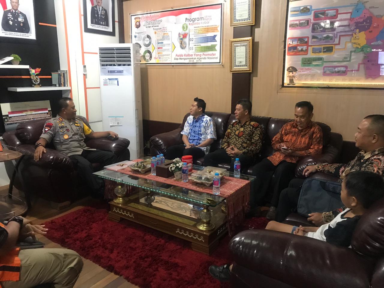 Pengurus dan Panitia Rakerda Walubi Silaturrahmi Sama Kapolda Kalbar