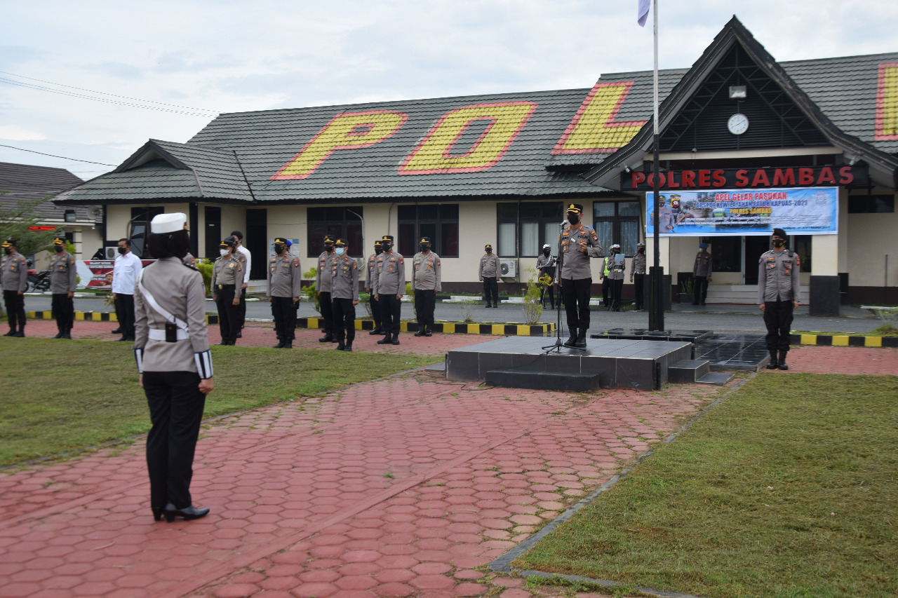 Kapolres Sambas Laba Meliala Pimpin Apel Gelar Pasukan Operasi Patuh Kapuas 2021