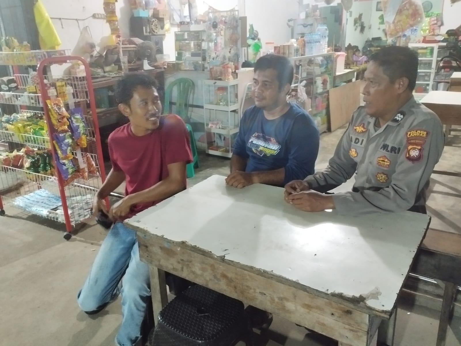 Polisi Dekatkan Diri ke Masyarakat, Sambangi Warga saat Bersantai