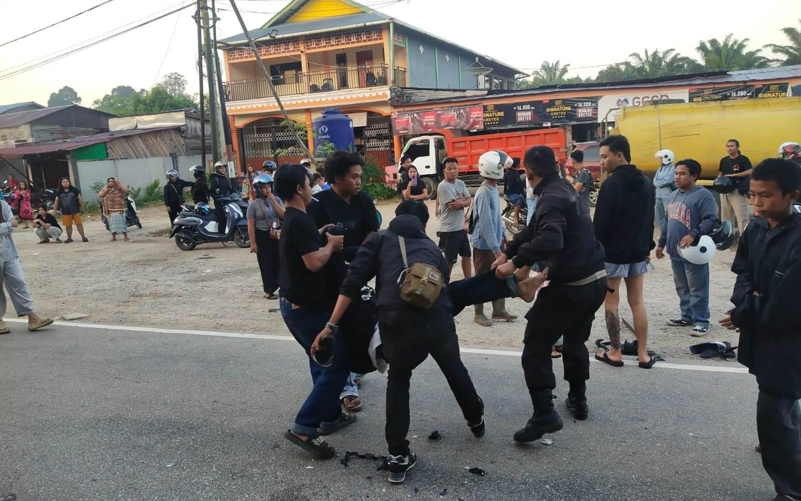 Truk Fuso dan Yamaha MX King Bertabrakan di Tayan Hulu, Satu Pengendara Meninggal Dunia - Tribunpontianak.co.id
