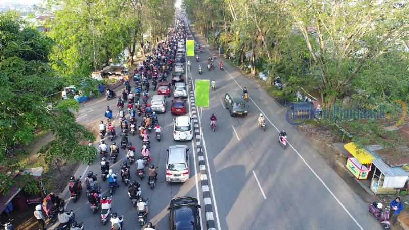 Kondisi Lalu Lintas di Jembatan Kapuas I Pukul 06.30 WIB - lalu-lintas-jembatan-kapuas-i_20170314_090712.jpg