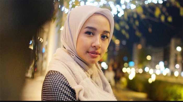 Pamer Foto Mesra Dengan Suami, Bagian Tubuh Laudya Cynthia Bella Diributkan Netizen