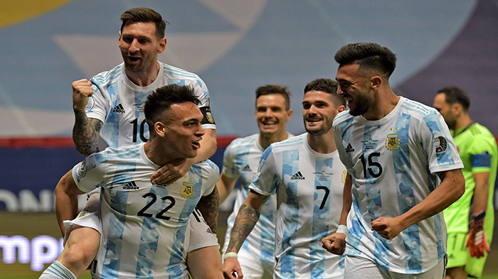 lautaro-martinez-dan-messi-copa-america.jpg