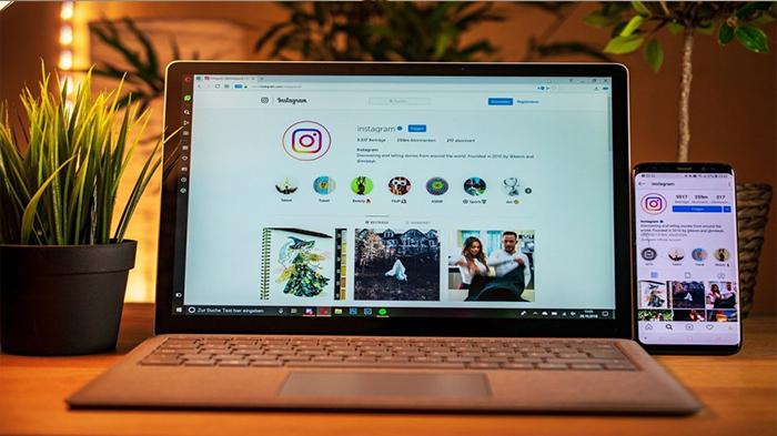login-akun-instagram-di-laptop-dan-handphone.jpg