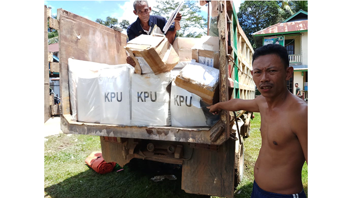 logistik-pemilu-tahun-2019-sudah-tiba-di-kecamatan-kayan-hulu.jpg