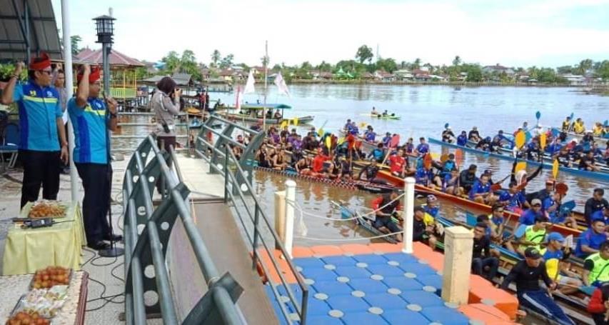 Danlantamal XII Pontianak Buka Lomba Sampan HUT kota Sambas