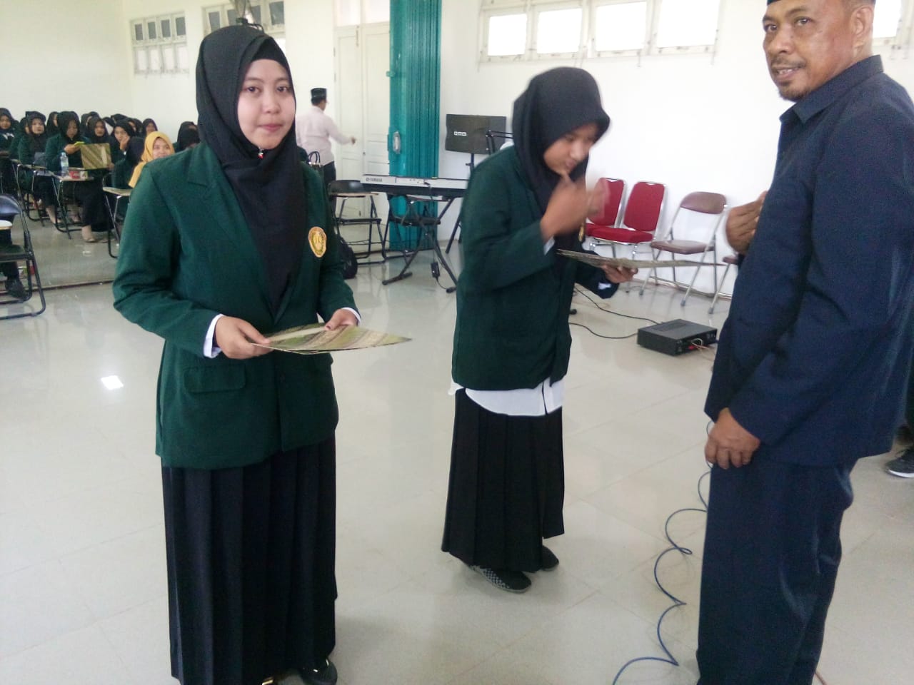 Mahasiswi Jurusan Tarbiyah STAI Mempawah Raih Gelar Mahasiswa Termuda dan Tercepat