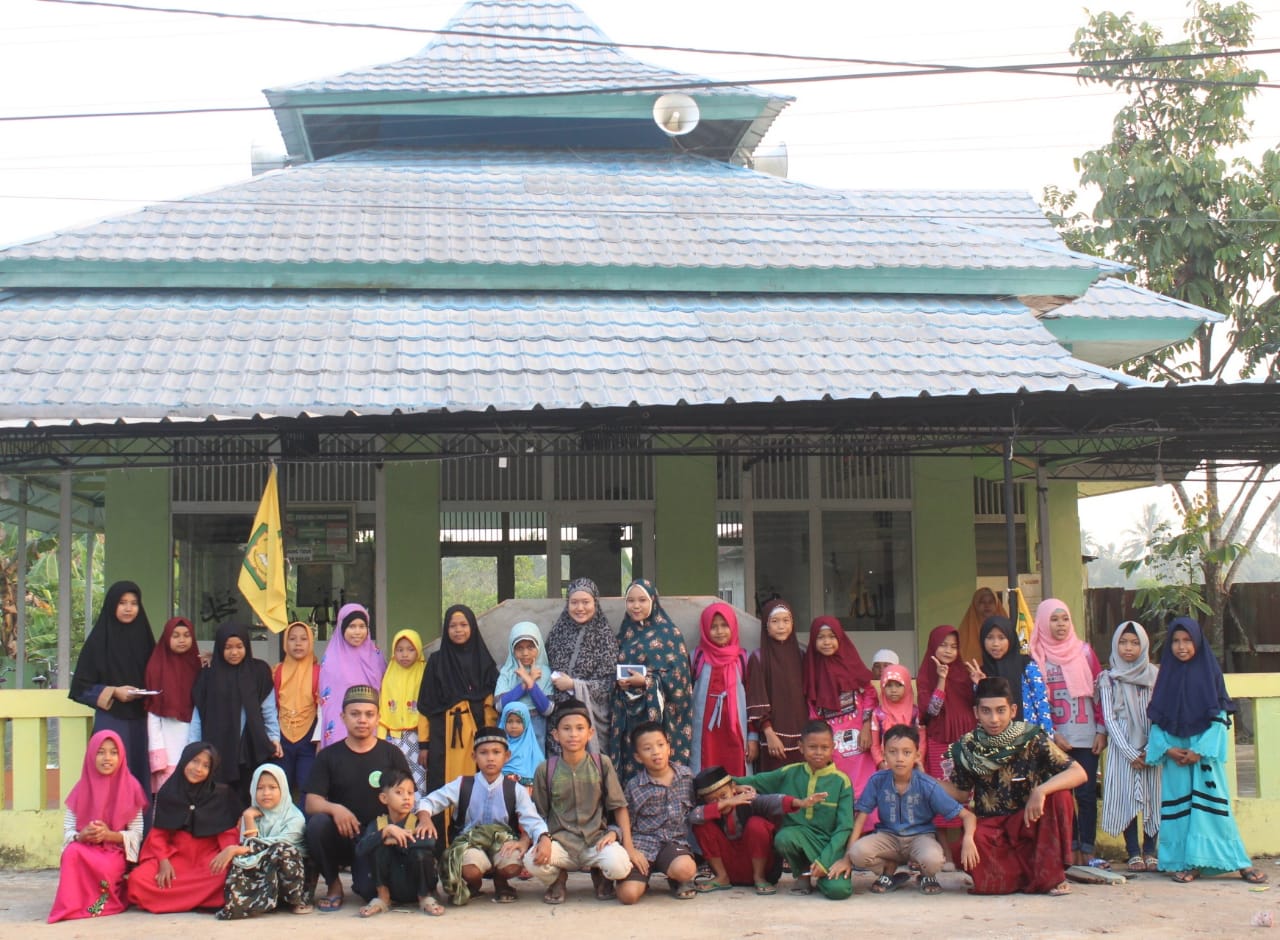 Mahasiswa KKL IAIN Pontianak Gelar Program TPA di Desa Kuala Dua