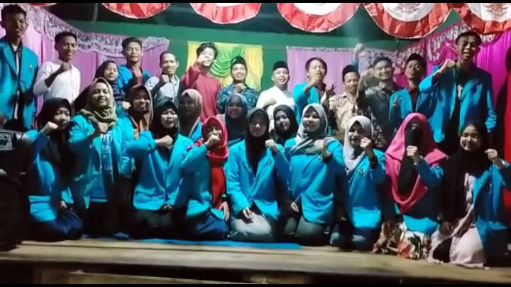 Isak Tangis Pecah di Malam Perpisahan Pekan Bakti Mahasiswa Kelompok 58 IAIN Pontianak