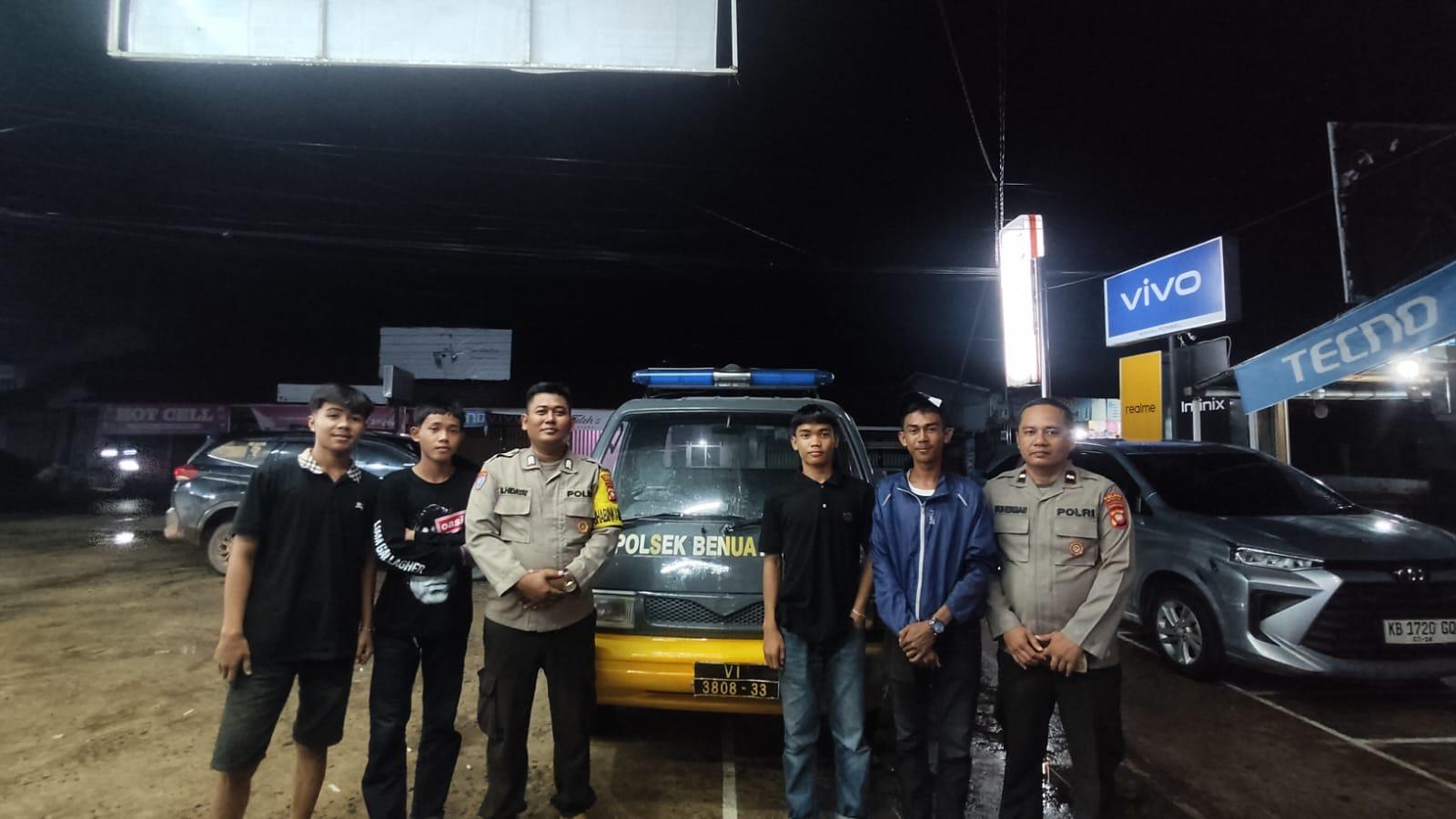 Polsek Benua Kayong Intensifkan Blue Light Patrol, Ciptakan Situasi Kamtibmas yang Aman dan Kondusif - Tribunpontianak.co.id