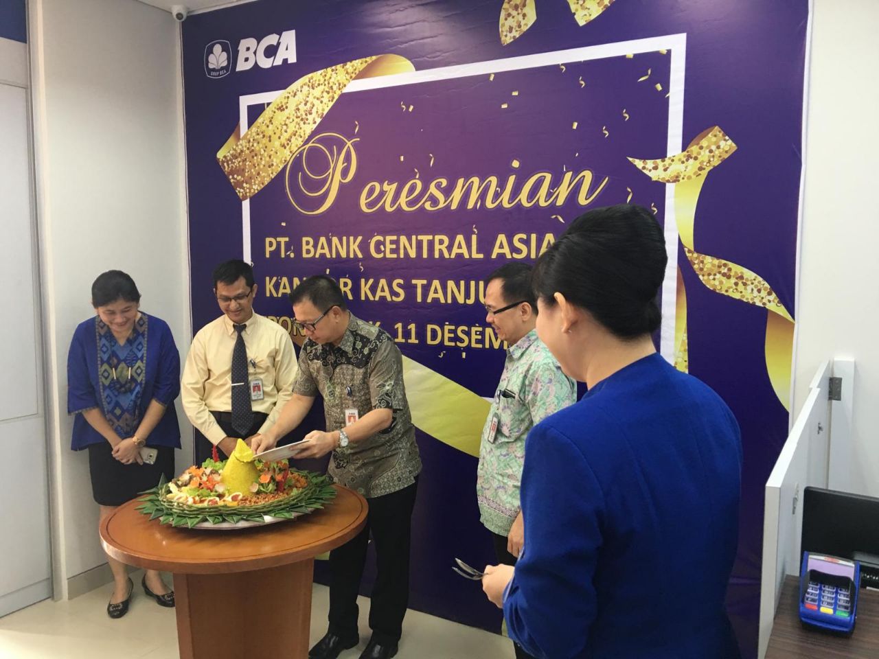 management-bca-melakukan_20171213_110651.jpg