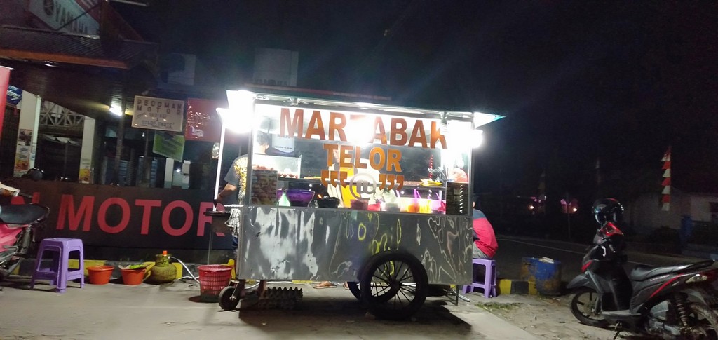 Gurihnya Martabak A di Sambas, Yuk Icip