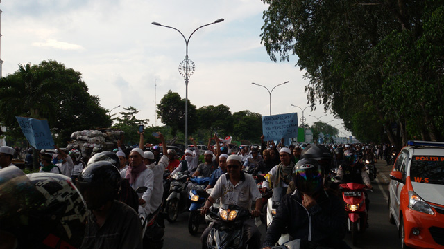 BREAKING NEWS: Ribuan Orang Datangi Mapolda Kalbar