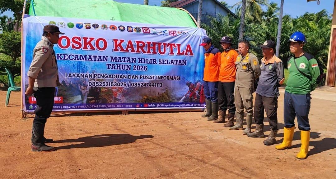 Cegah Karhutla, Bhabinkamtibmas Polsek Matan Hilir Selatan Ikuti Apel dan Monitoring Posko Karhutla - Tribunpontianak.co.id