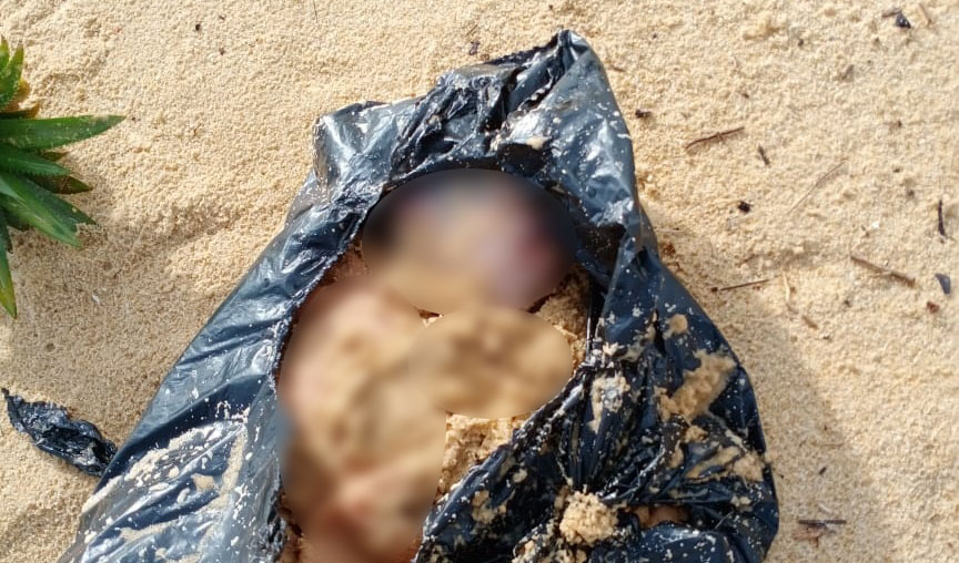BREAKING NEWS - Heboh Penemuan Mayat Bayi di Pesisir Pantai Pasir Panjang Singkawang