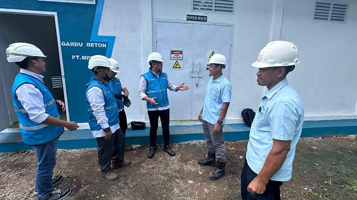melakukan-pengecekan-ke-Gardu-Beton-PT-MPE.jpg