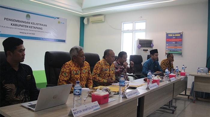 PLN & Pemkab Ketapang Perkuat Sinergi Listrik untuk Rakyat, Targetkan Seluruh Desa Teraliri Listrik