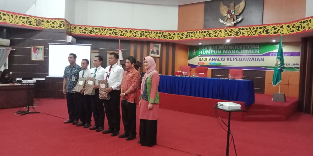 membanggakan-adi-mulyono-raih-peringkat-i-diklat-analis-kepegawaian.jpg