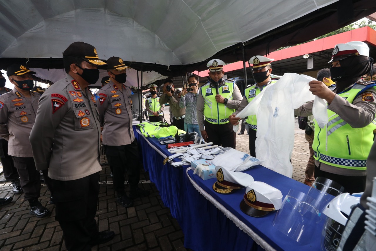 Kapolda Kalbar Pimpin Apel Gelar Pasukan Operasi Patuh Kapuas 2020