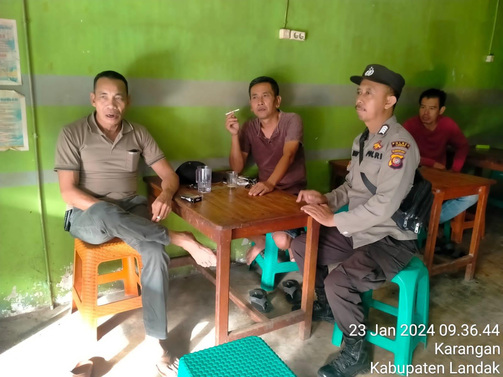 Hadir Ditengah Masyarakat, Personel Polsek Mempawah Hulu Sampaikan Imbauan Kamtibmas