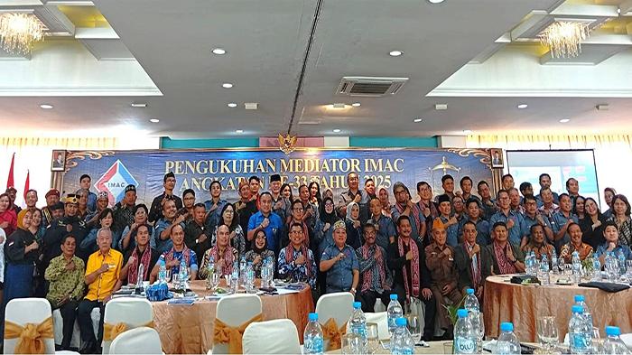 Kemenkum Kalbar Dukung Pengukuhan 36 Mediator IMAC, Perkuat Akses Keadilan Nonlitigasi di Daerah