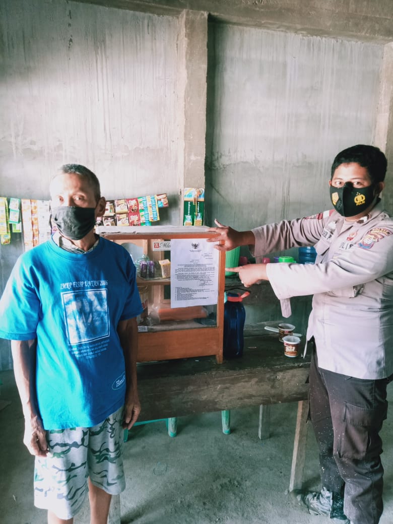 Personel Polsek Ledo Sebar Surat Edaran Menteri Dalam Negeri kepada Masyarakat