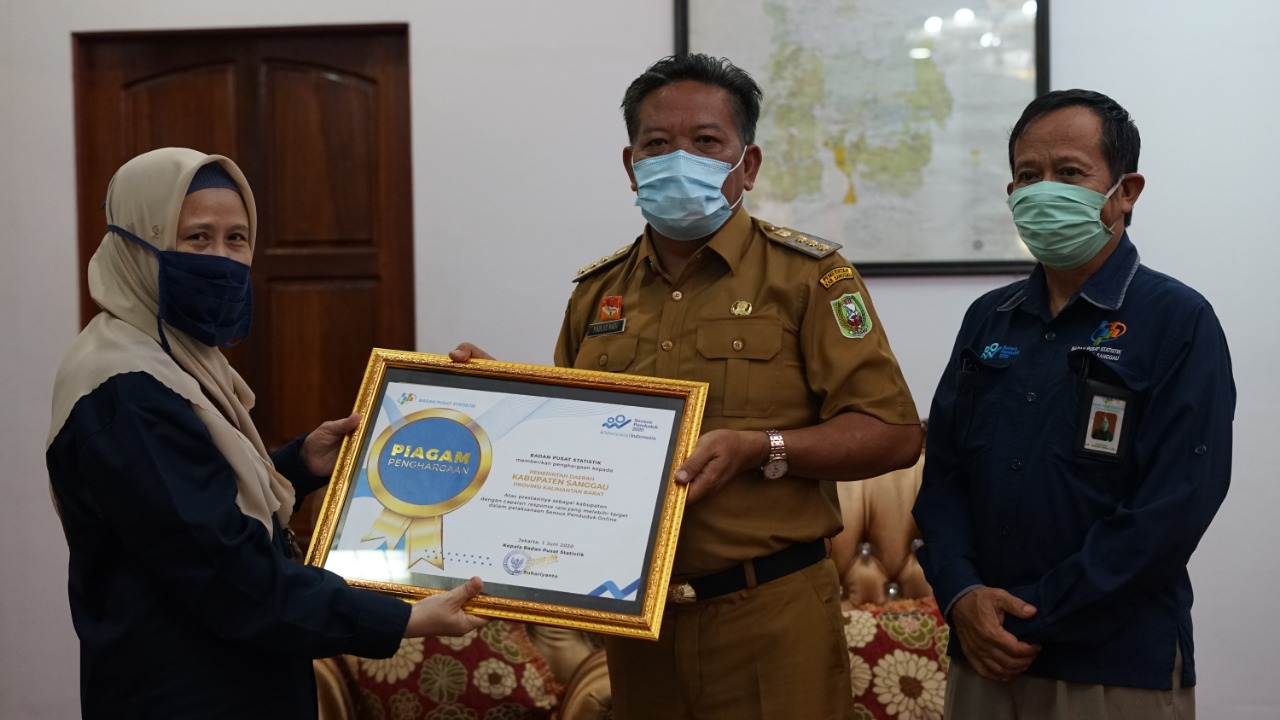 Lebihi Target Sensus Penduduk Online Tahun 2020, Pemkab Sanggau Raih Penghargaan dari BPS RI