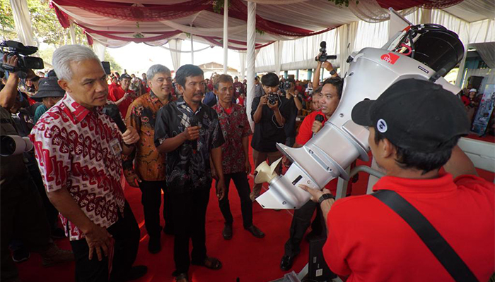 Ganjar Pranowo Luncurkan Perahu Listrik di Cilacap, Bantu Nelayan Lebih Hemat