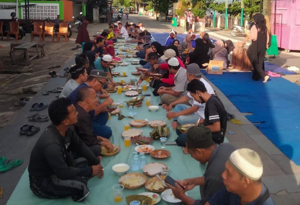 Hari Raya Idul Adha 1445 H, Pokdarwis Benua Sanggau Gelar Makan Belampar