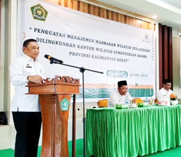 menghadiri-kegiatan-bertajuk-Penguatan-Manajemen-Madrasah-di.jpg