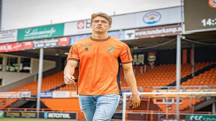 mengumumkan-akan-bermain-bersama-FC-Volendam-musim-depan.jpg