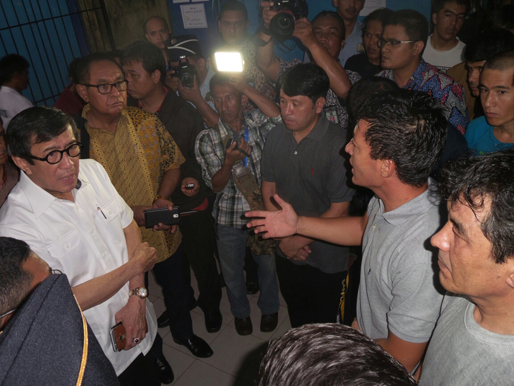 menteri-hukum-dan-ham-ri-yasonna_20160306_130149.jpg