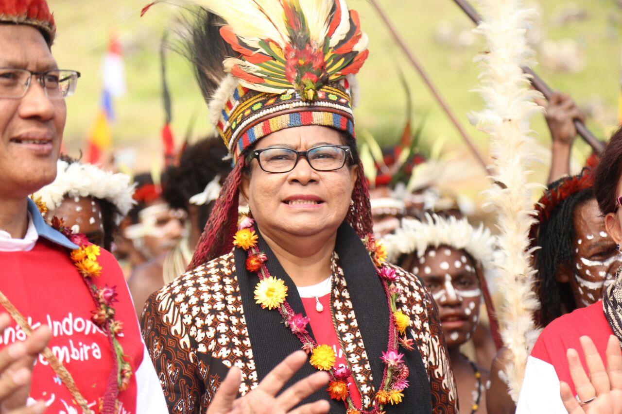 menteri-pemberdayaan-perempuan-dan-perlindungan-anak-pppa-yohana-yembise_20170815_134318.jpg