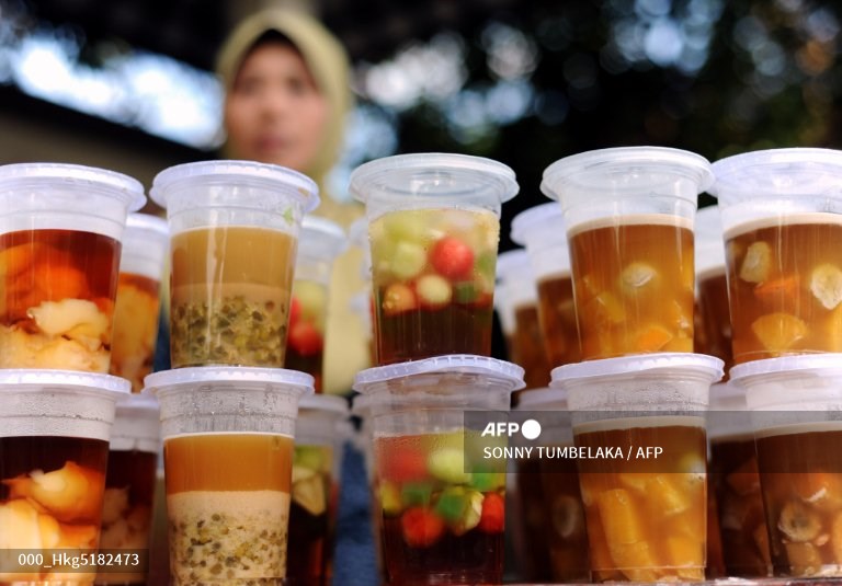 menu-makanan-untuk-berbuka-puasa-disunnahkan-untuk-berbuka-yang-manis-manis.jpg