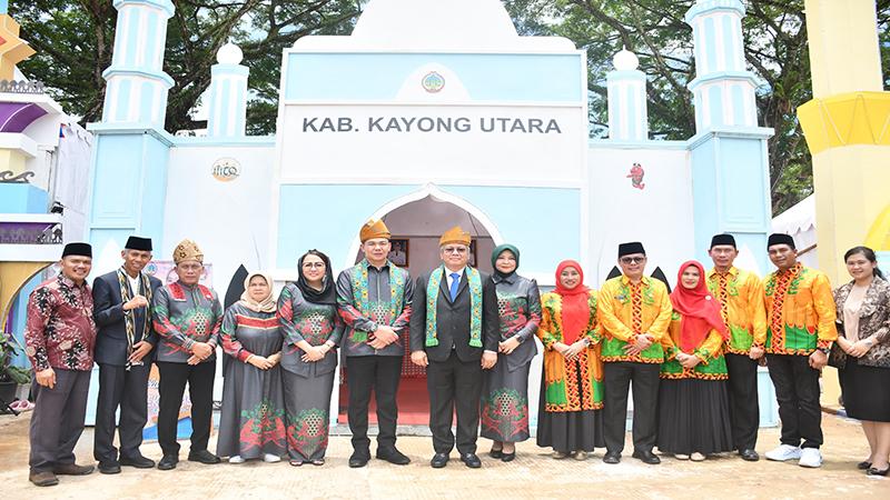 Sambut Sekda Kalbar, Bupati Romi Wijaya Tunjukkan Produk Unggulan Kayong Utara