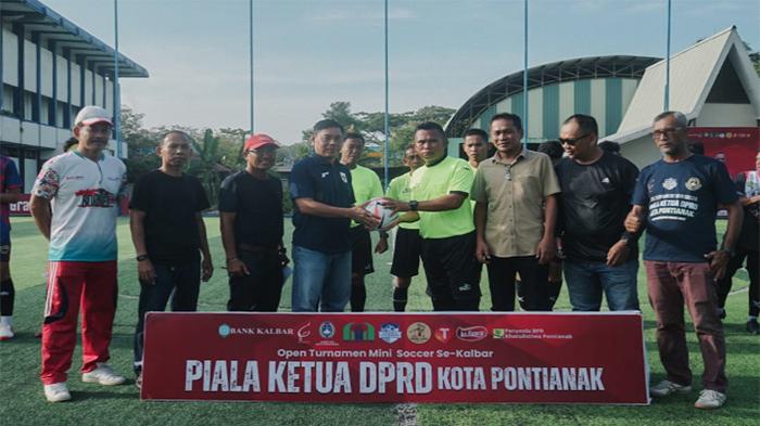 mini-soccer-ketua-dprd-Satarudin-43465.jpg