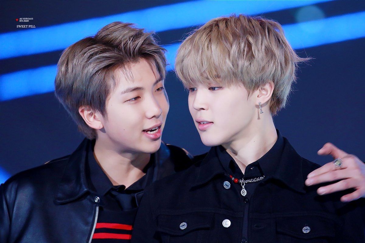 momen-menggemaskan-jimin-dan-rm-bts-di-panggung-saingi-vmon-tak-bisa-dilupakan-army.jpg