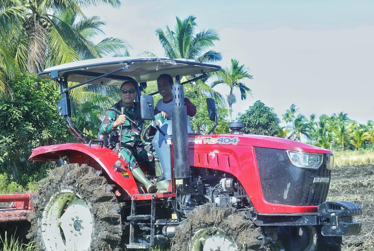 Brigade Pangan Berkolaborasi dengan Kodim 1201/Mempawah Garap Lahan Pertanian