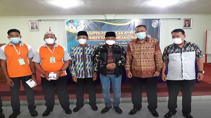 Hadiri Bimtek yang Dilaksanakan Desa Peniti Luar, Wabup Mempawah Berikan Motivasi