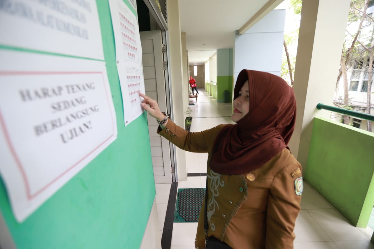 Tinjau UNBK di SMA N 1 Pontianak, Muhani: Ada Laporan Mempawah dan Sintang Padam Lampu