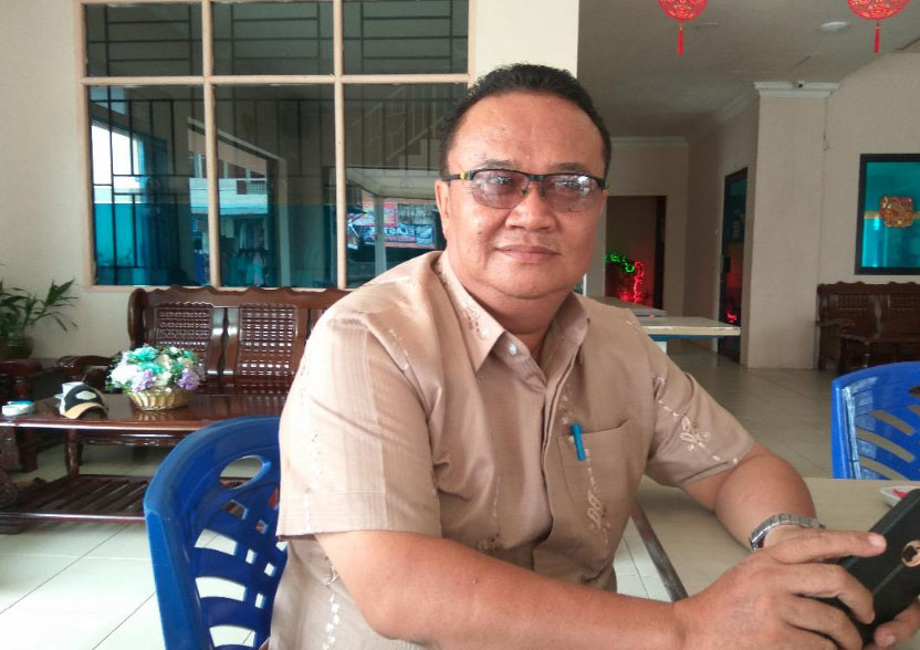 Desak Dinas Terkait Segera Diperbaiki Jalan Berlubang