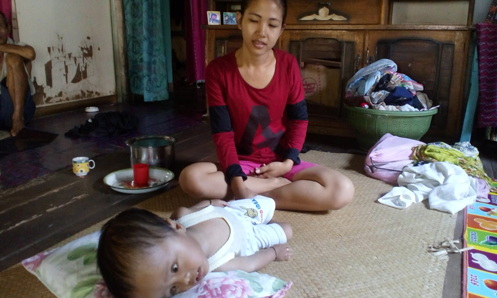 Derita Macrocephali, Bayi Desa Tebing Batu ini Hanya Terbaring Lemah