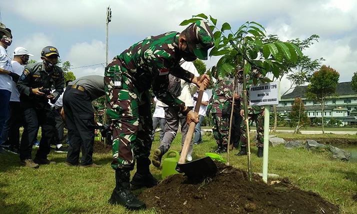 Pangdam XII/Tpr Gandeng Club Pecinta Lingkungan Hijaukan Pontianak