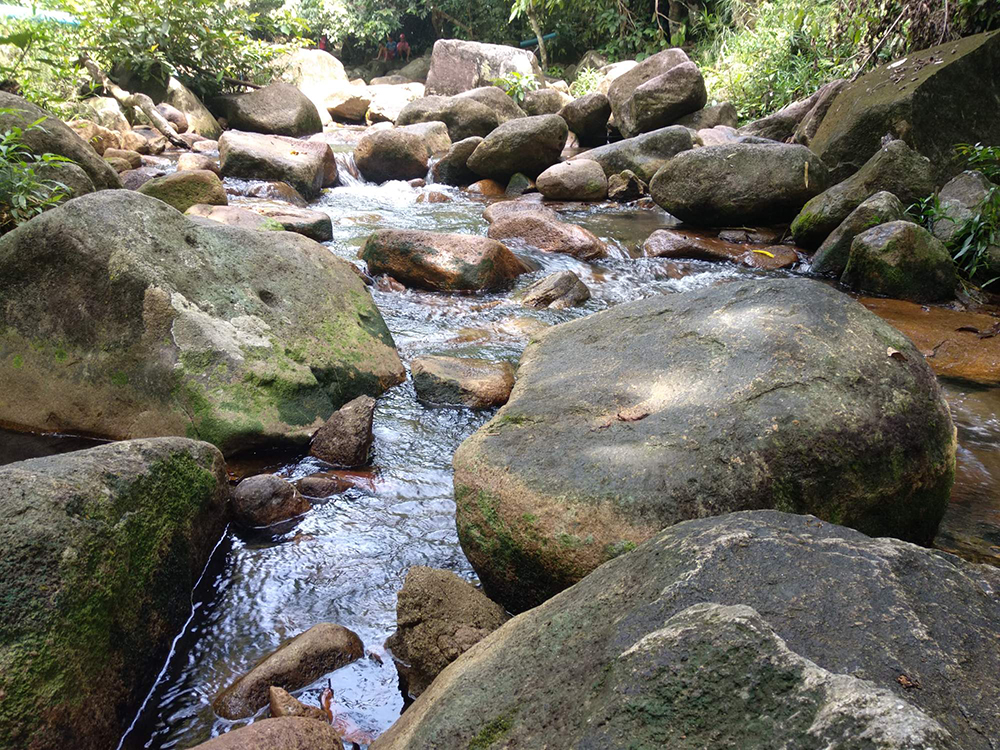 Nikmati Segarnya Wisata Air Pauh di Sukadana Kayong Utara