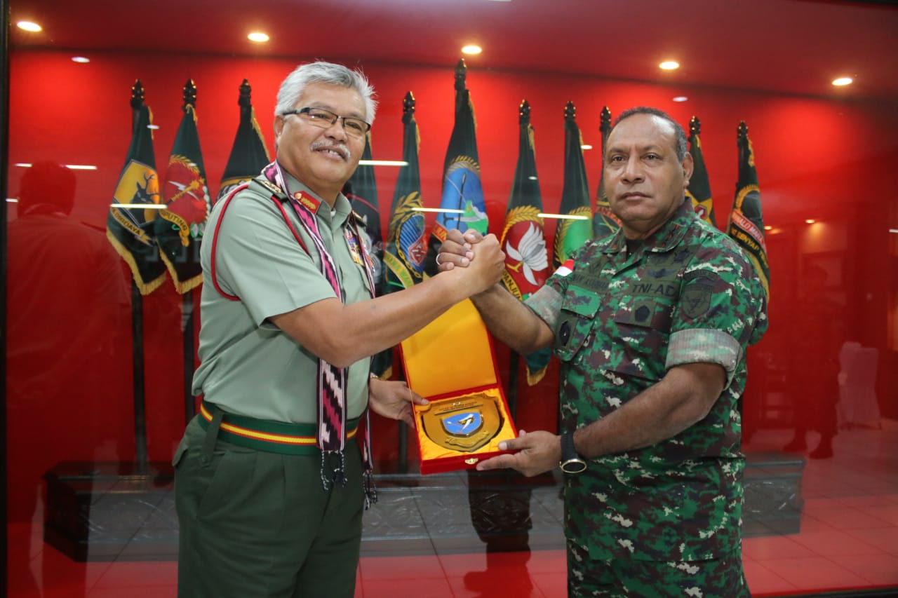 Pangdam XII/Tpr Terima Kunjungan Timbal Balas Panglima Medan Timur TDM