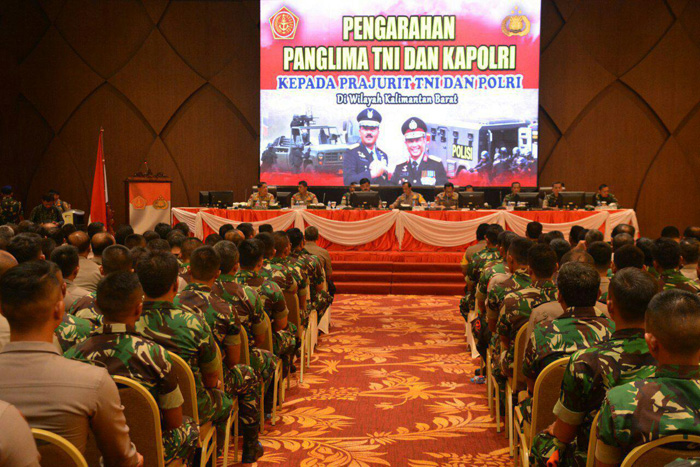 panglima-tni-marsekal-tni-hadi-tjahjanto-beri-arahan_20180427_115611.jpg
