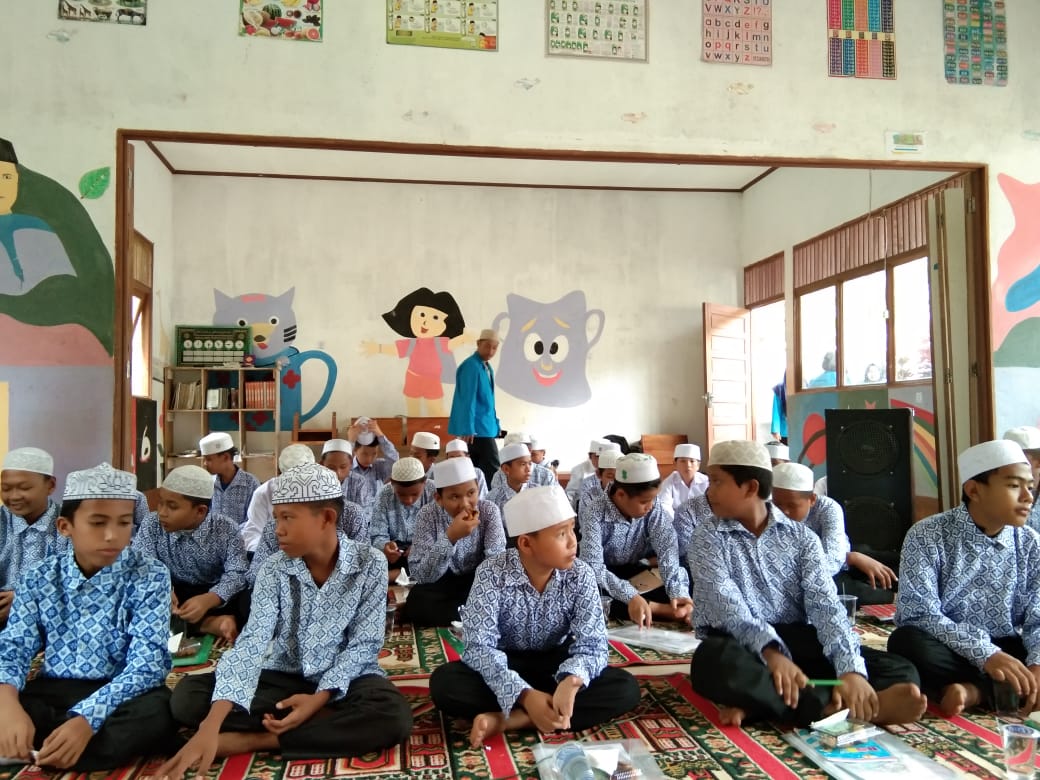 para-siswa-saat-mengikuti-kegiatan-lp2m-iain-pontianak.jpg