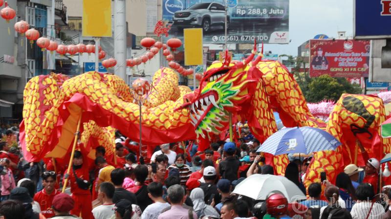 pawai-naga-memperingati-perayaan-cap-go-meh-2.jpg